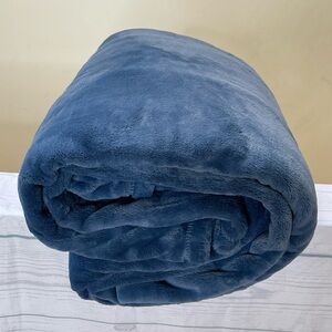 NWOT Push soft Blanket